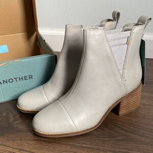 NWT Tom’s Esme Leather Heeled Boot Glacier Grey